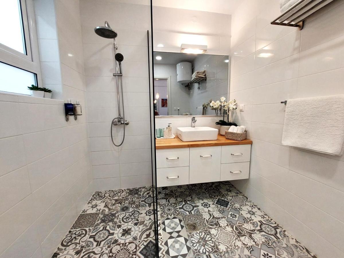 Aay- Best Corfu Town & Sea Apart 2Bedroom Renovated + Lift / Comfy&Design+Wifi 외부 사진